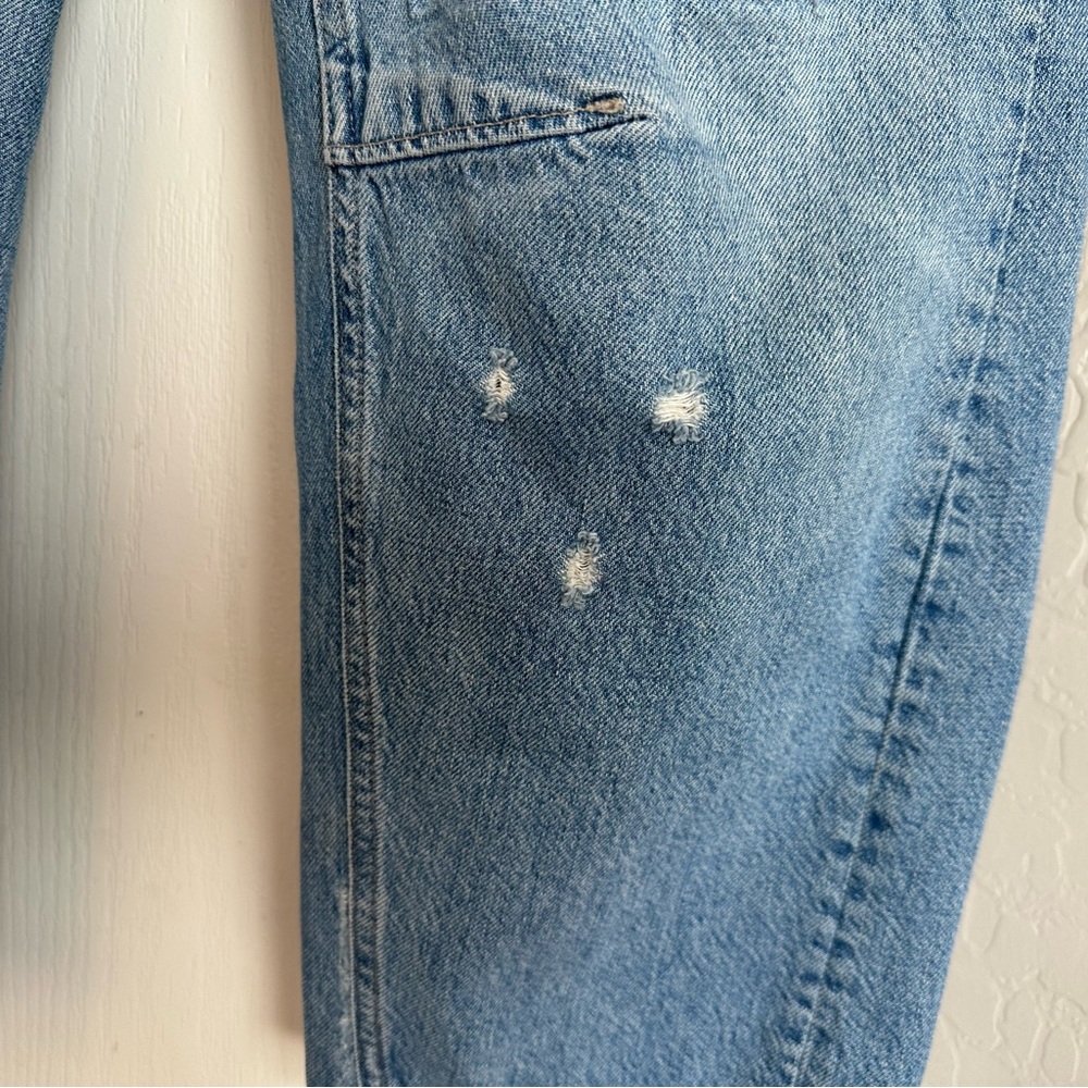 We The Free Moxie Barrel Jeans. Size: 25 - Picture 3 of 16